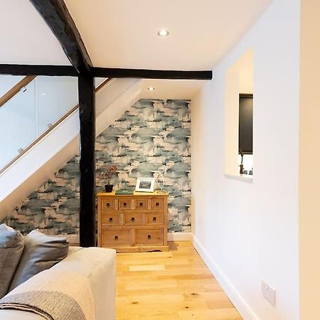 Ford Gate - Modern Luxury Cottage Based In 홀름퍼스 외부 사진