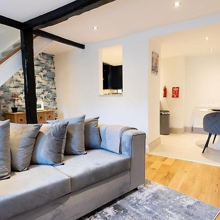 Ford Gate - Modern Luxury Cottage Based In 홀름퍼스 외부 사진