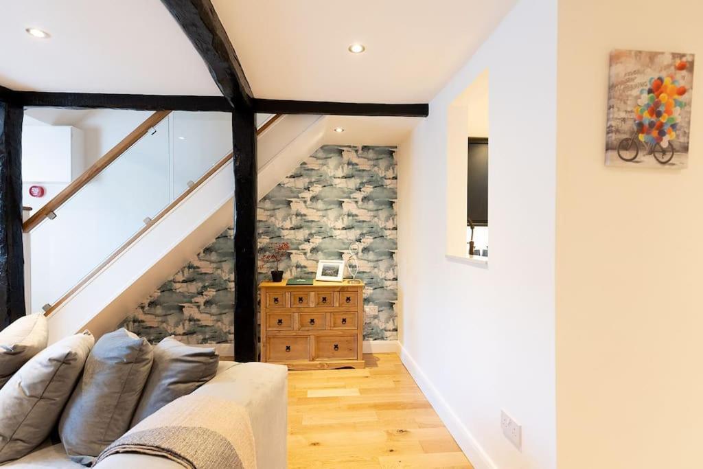 Ford Gate - Modern Luxury Cottage Based In 홀름퍼스 외부 사진