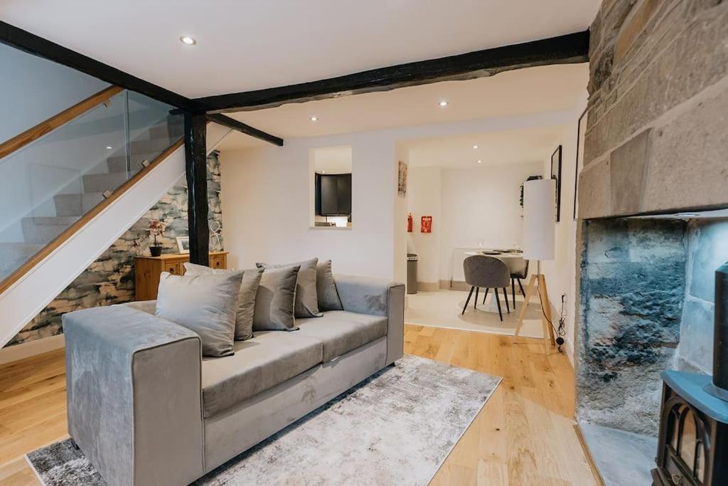 Ford Gate - Modern Luxury Cottage Based In 홀름퍼스 외부 사진
