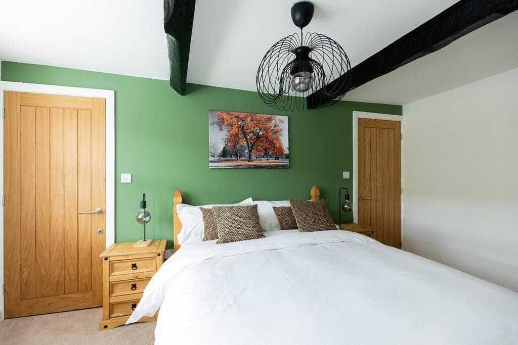 Ford Gate - Modern Luxury Cottage Based In 홀름퍼스 외부 사진