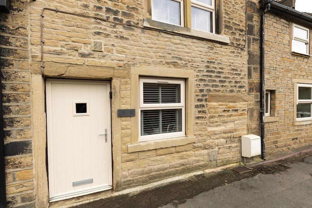 Ford Gate - Modern Luxury Cottage Based In 홀름퍼스 외부 사진